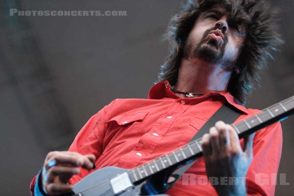 FOO FIGHTERS - 2005-08-26 - SAINT CLOUD - Domaine National - Grande Scene - 